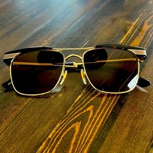 Gucci wayfarer pilot sunglasses for men or women